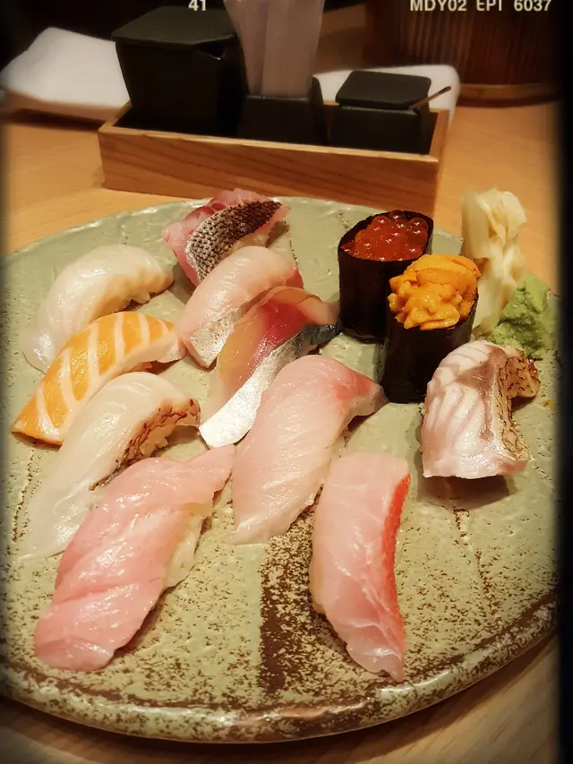 極上壽司拼盤（$458/十二件）