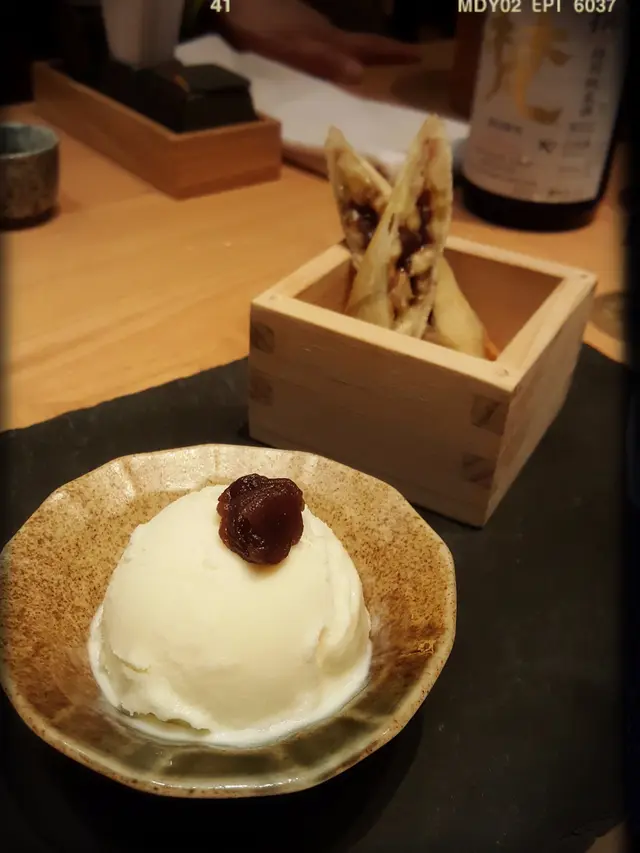 紅豆香蕉春卷配豆腐雪糕（$58）