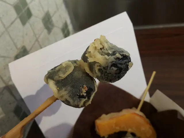 炸串墨魚汁香腸