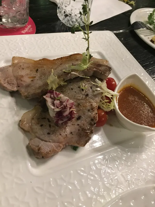 炭燒日本活性水飼豬鞍