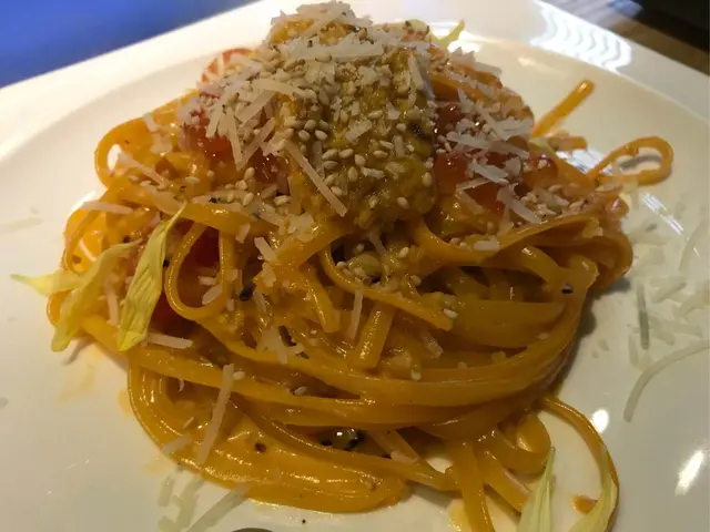 一如既往濃味的醬汁，配上一大舊海膽，每一口都很香。師傅還特意為我們加入芝麻提升香味> v < 整體偏甜，不過對我而言是正好啦。