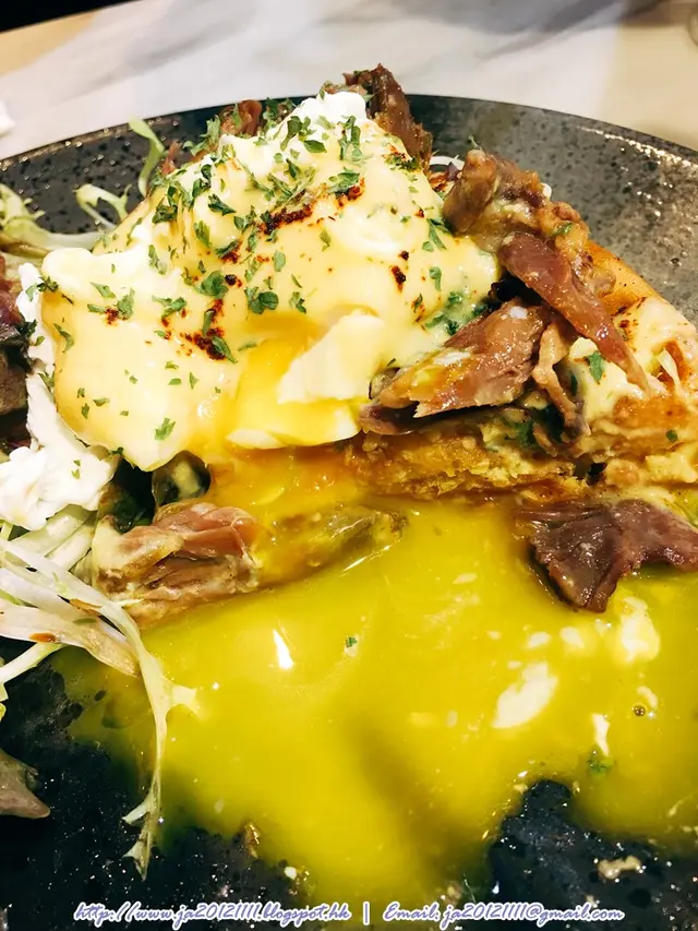 法式油浸鴨腿配窩夫