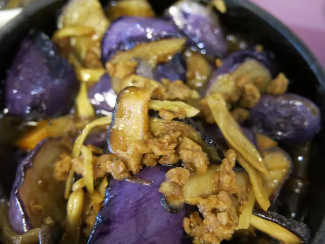 石鍋雜菌茄子猴頭菇