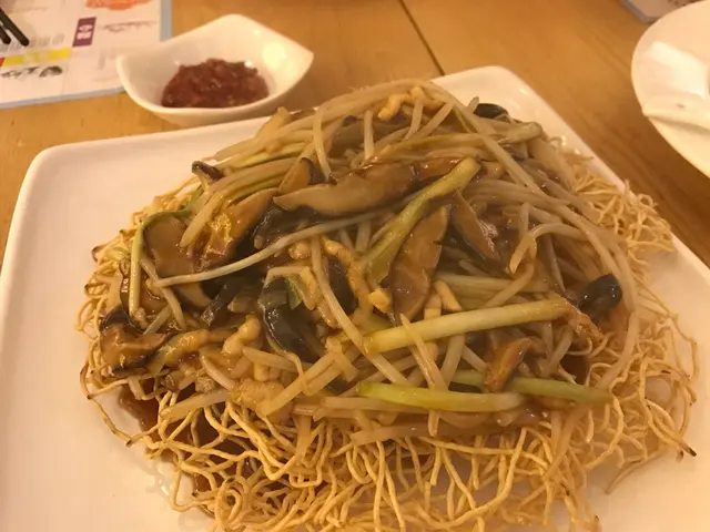 韭黃肉絲兩面黃