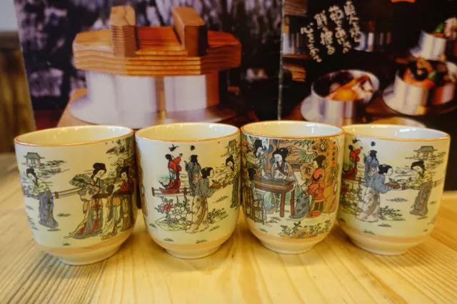 茶杯上印有十二金釵圖案！