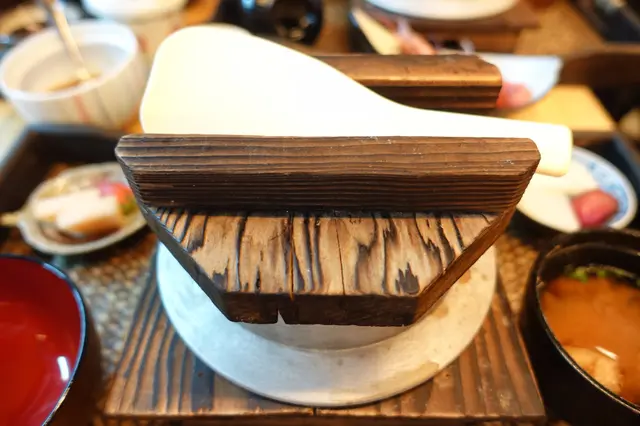 附上薄薄的飯舀