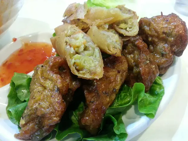 炸春卷拼炸魚餅