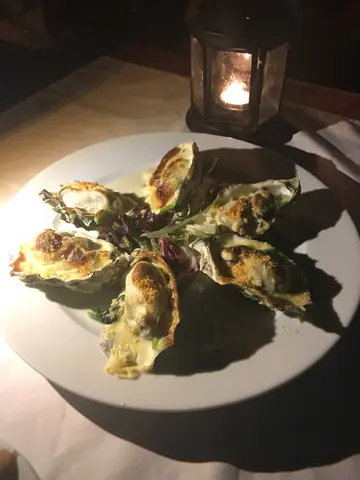 芝士菠菜焗生蚝