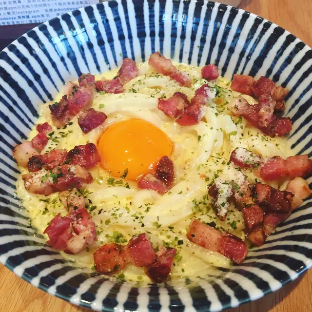 煙肉玉子忌廉烏冬