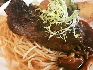 西冷牛扒意粉