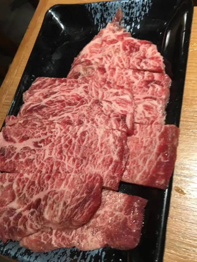這是第一碟,還好的,但不似熊本霜降和牛,第二碟開始就不是這一回事了
