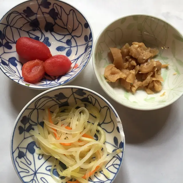 菜甫、地瓜絲(即香港人所說的番薯)及醃小蕃茄