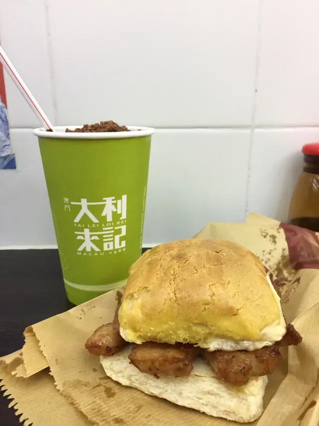 菠蘿豬扒飽