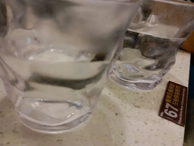 雖然食到一半先有呢兩杯水,但係總算我未口喝前就到左。。。