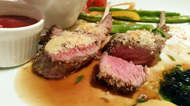 沒有羊騷味 ，外脆內juicy， 值得推介。