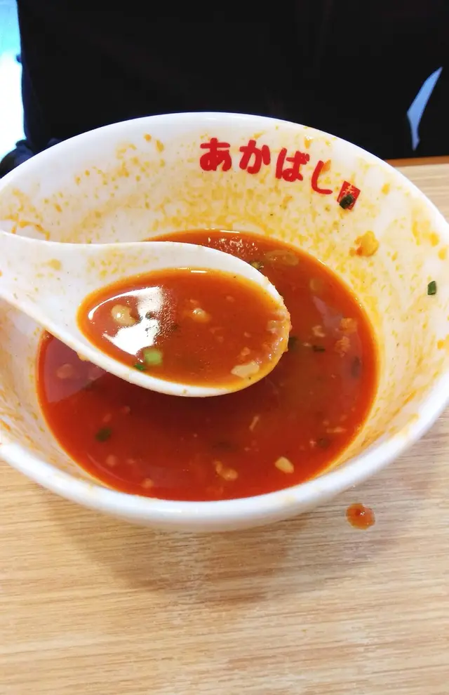 鰹魚魚介湯加到辛肉味噌中, 中和了辛辣度,令入口更為容易