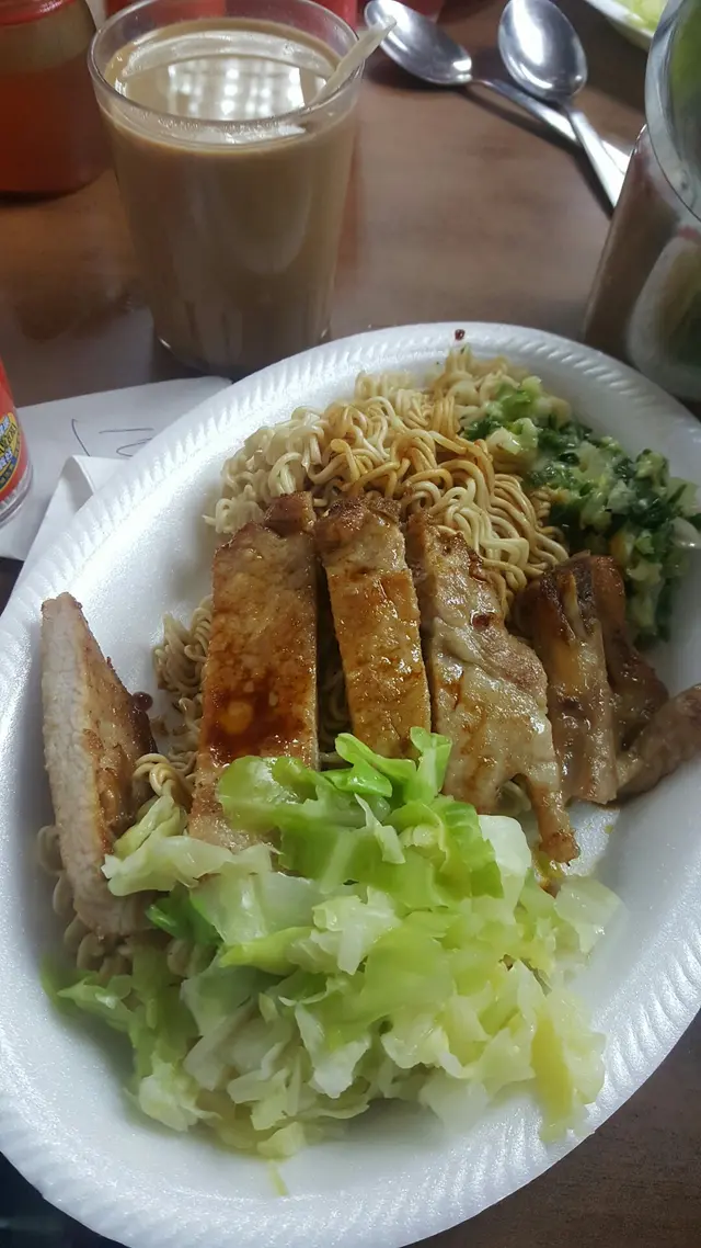 蔥油豬扒撈丁麵+熱咖啡