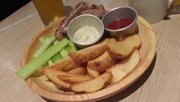 香煎香草腸配薯角