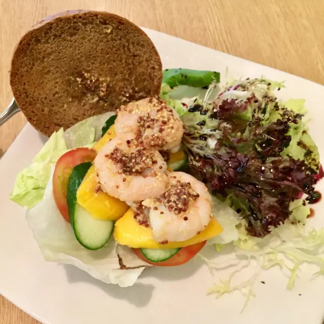 Grilled  Prawn  in  Dijon  Mustard  with  Mango  Burger