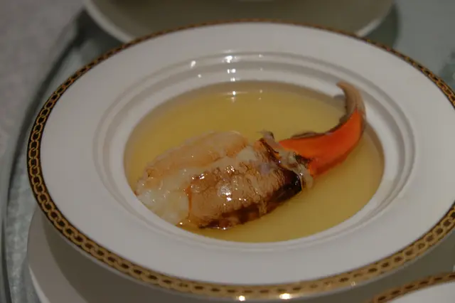 特意由越南訂購既越南蟹,食落特別鮮甜,肉質肥美。