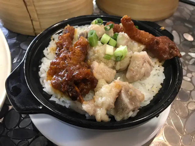 鳳爪排骨飯