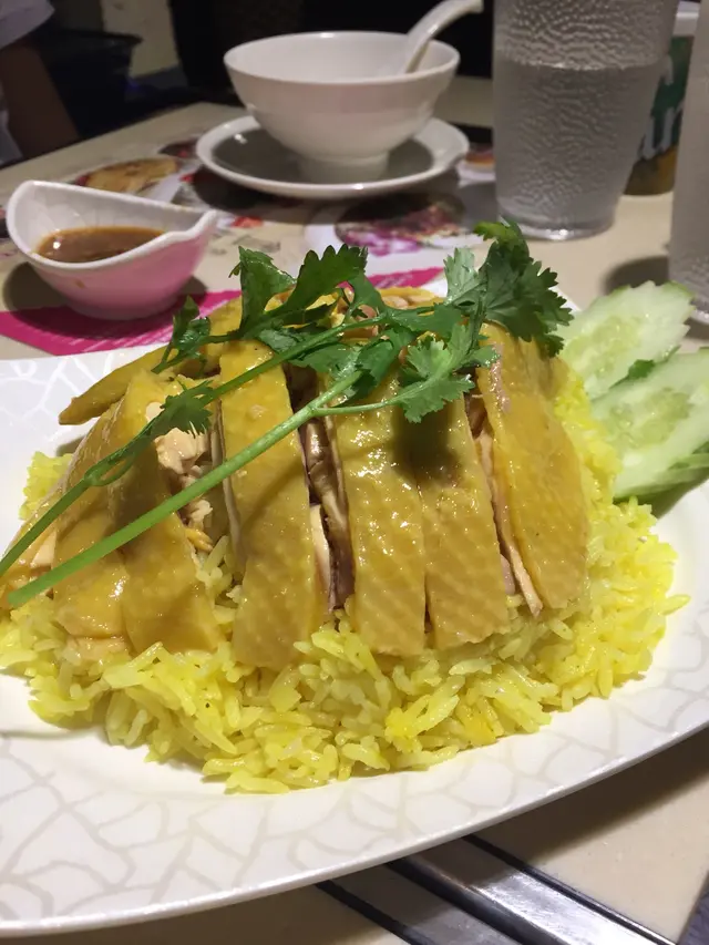 雞腿肉，幾滑，唔錯