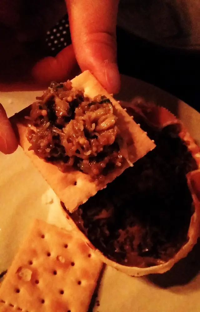 連同梳打餅伴食 食法新奇有趣