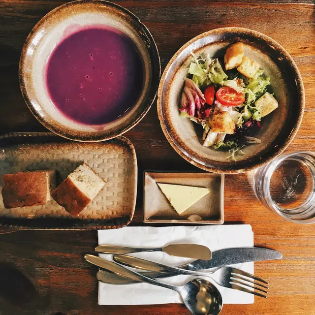 頭盤-紫薯湯,沙律,餐包