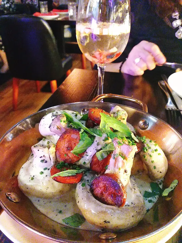 Mushroom in Black Truffle Cream Sauce