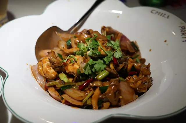 黃燜雞鍋 (半隻)( 減辣/小辣)