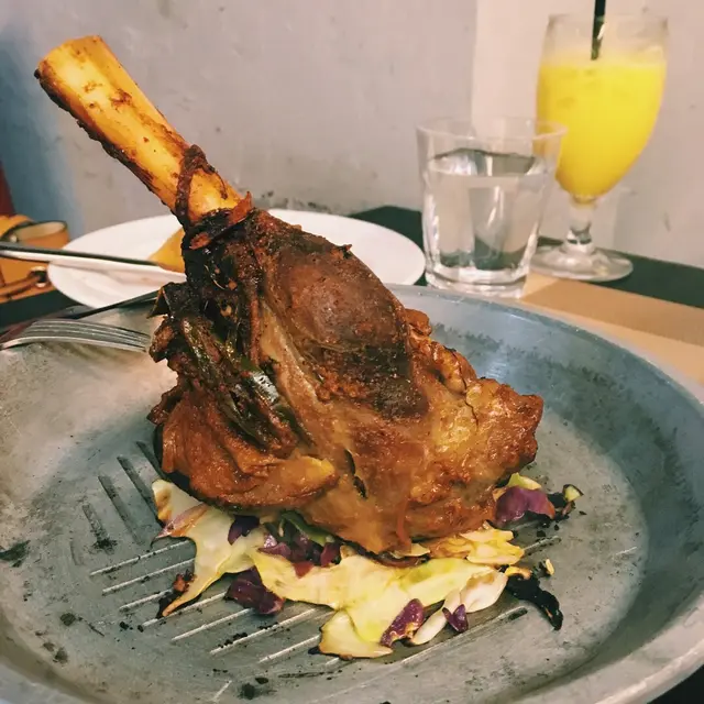 tandoori lamb shank
