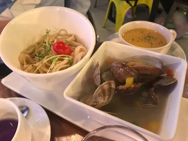 蒜泥白酒大蜆煮白酒意粉