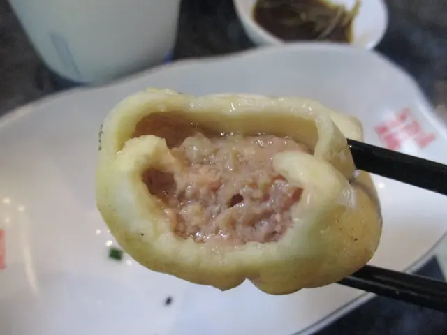 生煎包個賣相好正。一淡咬落去就有一淡濃湯入口。