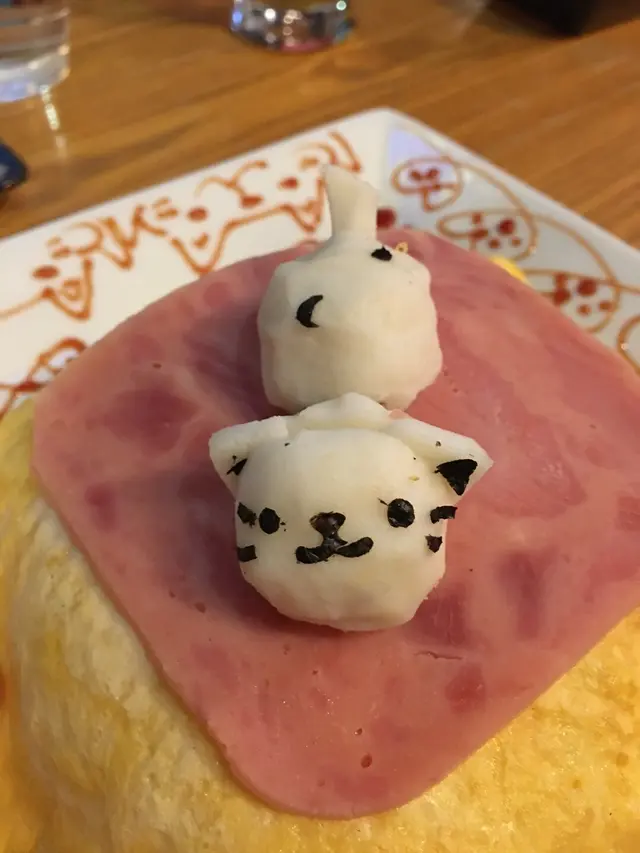 卡通造型墨魚丸及火腿