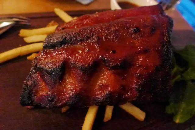 醬燒豬肋骨配薯條