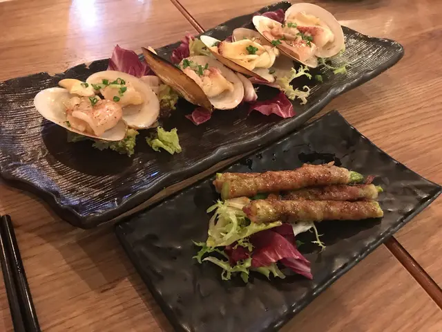 蒜香燒原隻象拔蚌