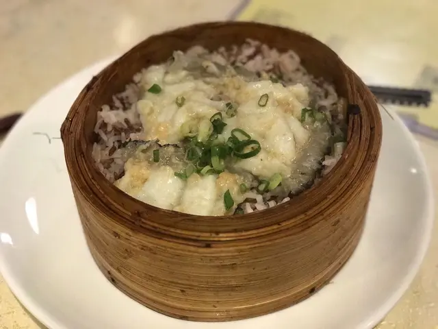 荷香蒜蓉海班片原籠蒸鴛鴦飯