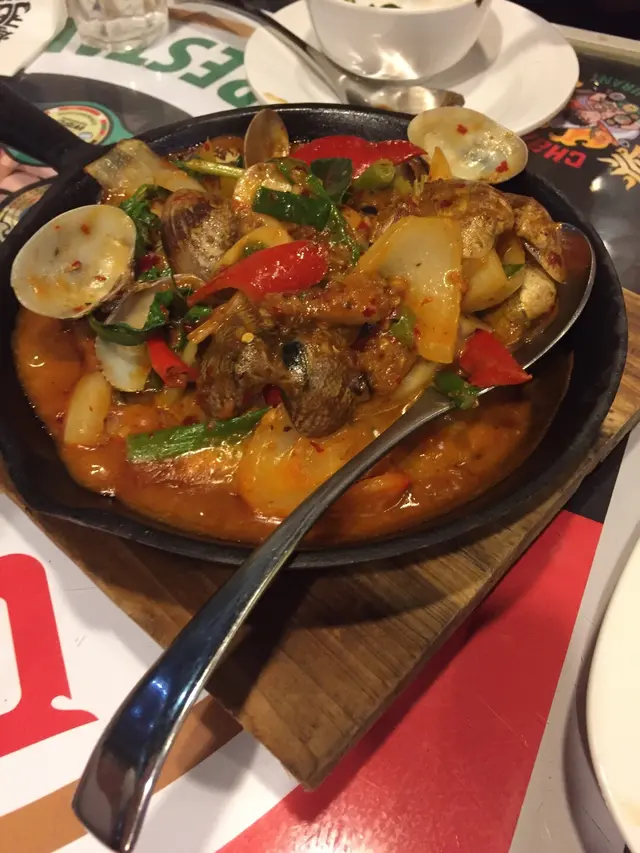 哪裡的大蜆？同埋有幾隻唔開，成餐飯最差就係呢樣，勁少蜆肉，又唔新鮮