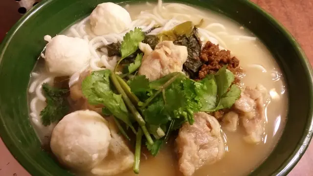雲南風味小鍋米線
