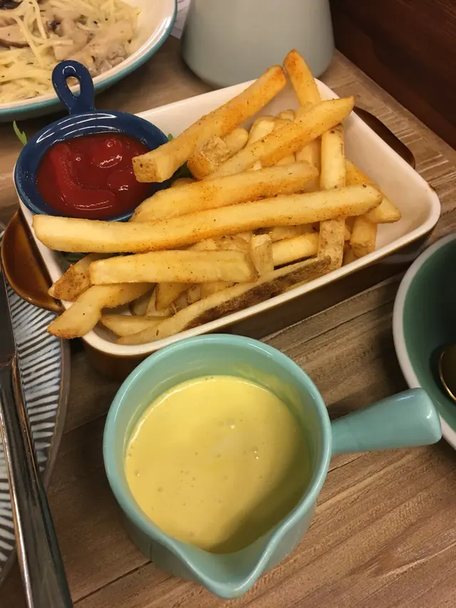 車打芝士醬粗薯條