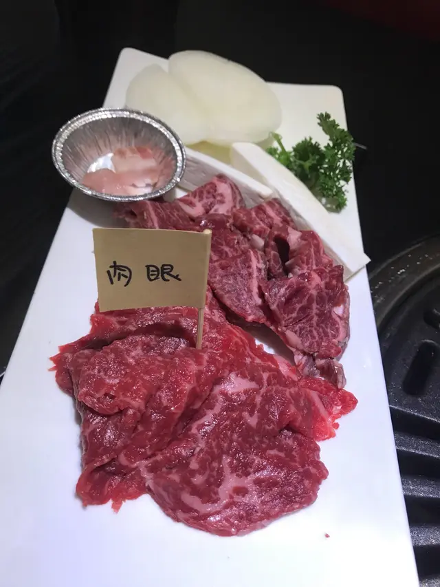 They  miss  one  label.  Thinly  cut.  Tasteless.  Dry.