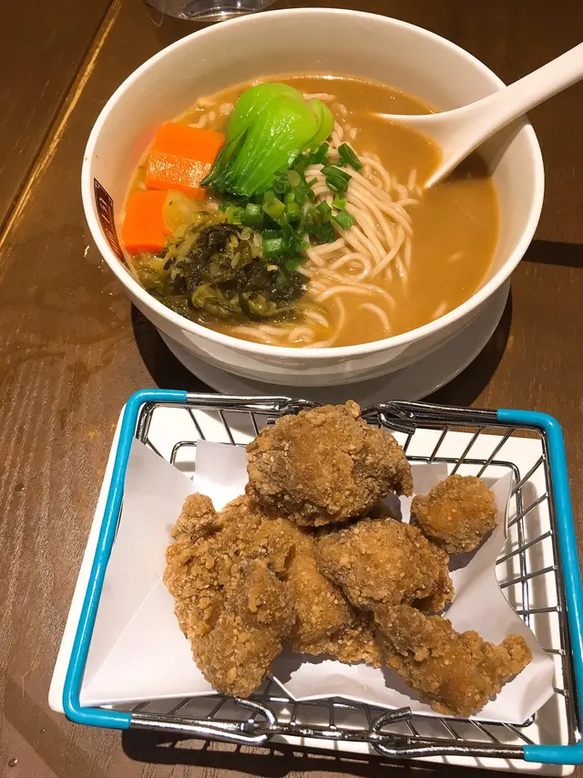 鹽酥排骨粒麵(紅)(幼麵)