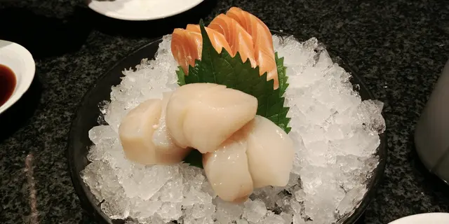 日本直送帶子和三文魚刺身