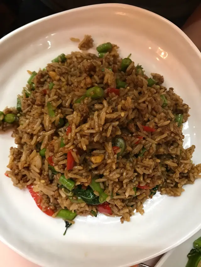 好辣    我食唔到    但都會每次偷食幾啖    好過癮