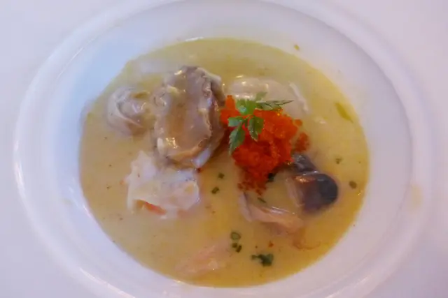 忌廉鮑魚冬陰海鮮湯