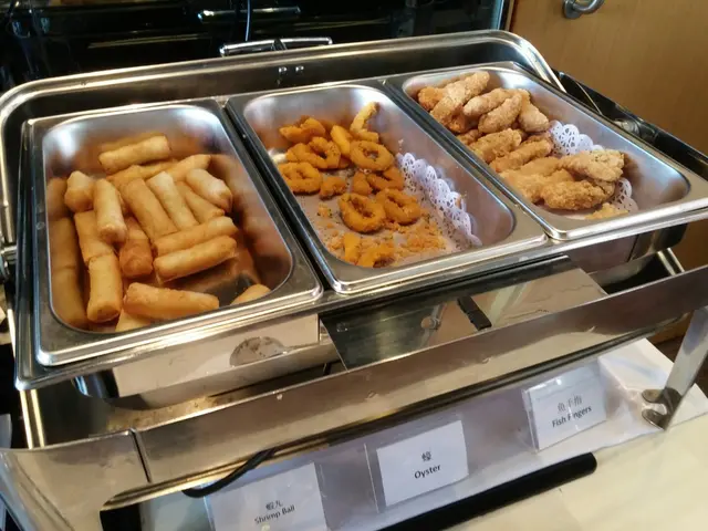 炸魷魚圈,炸春捲,炸魚塊