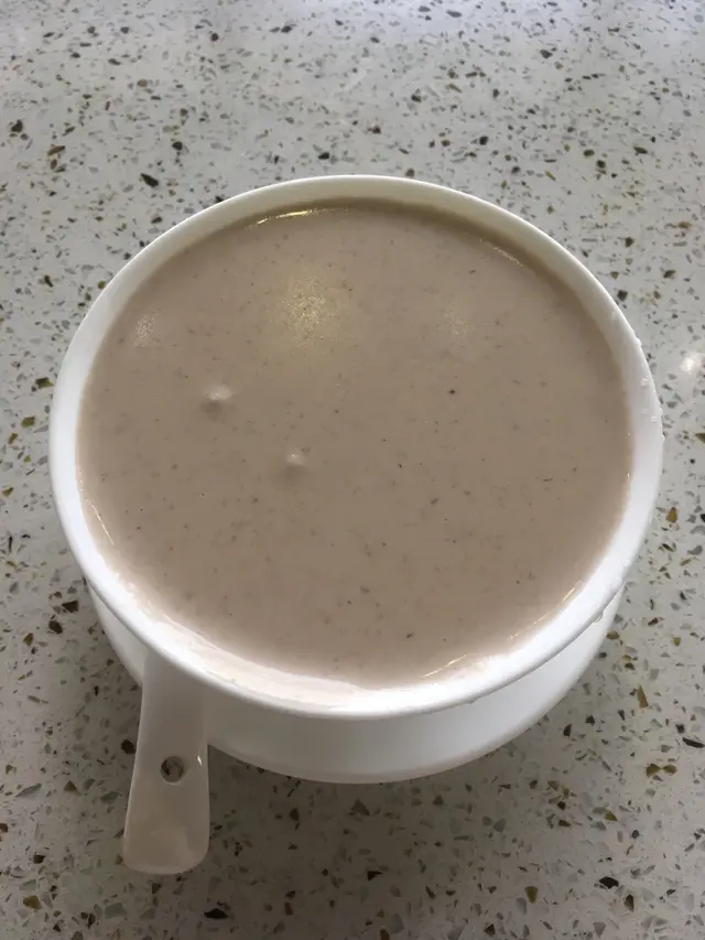 唔甜~夠糊~同平時個d唔一樣~似合桃奶露~見到打碎的合桃