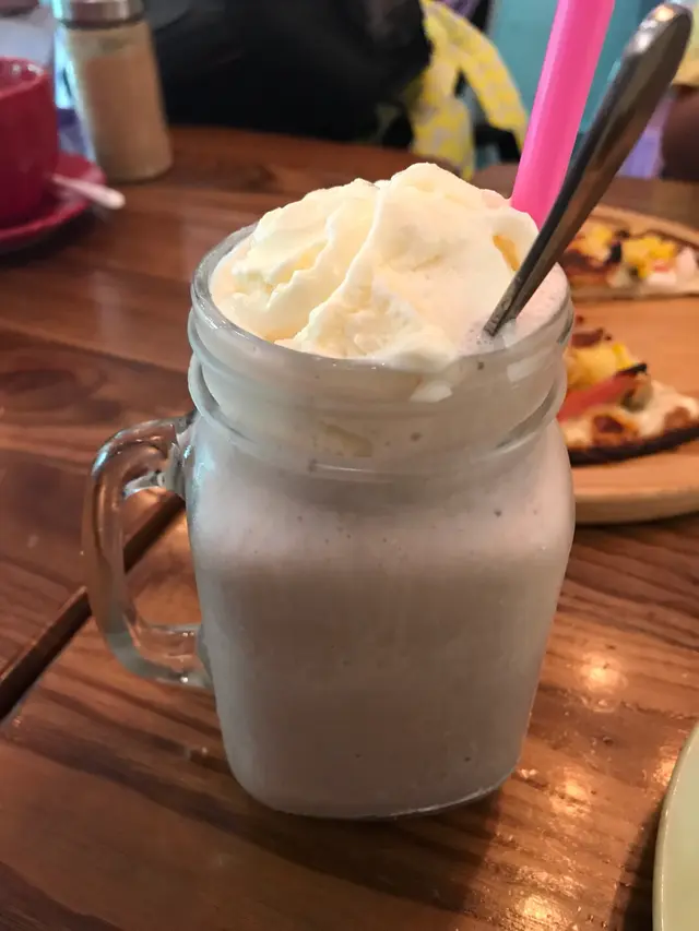 香蕉巧克力冰淇淋奶昔