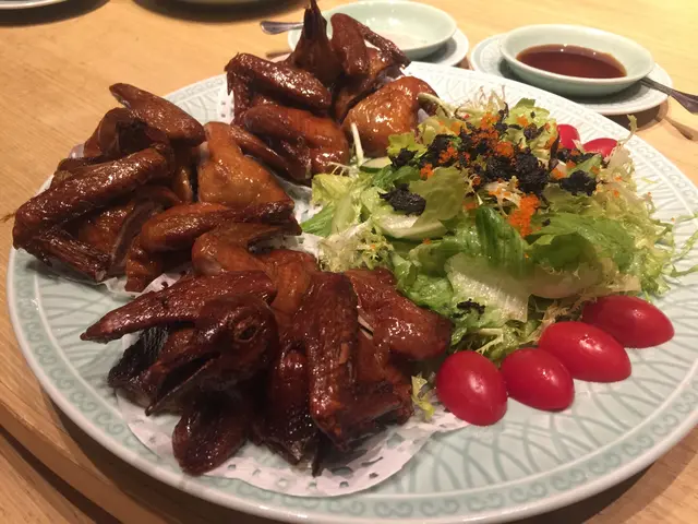紅燒皇子乳鴿伴凱撒沙律
