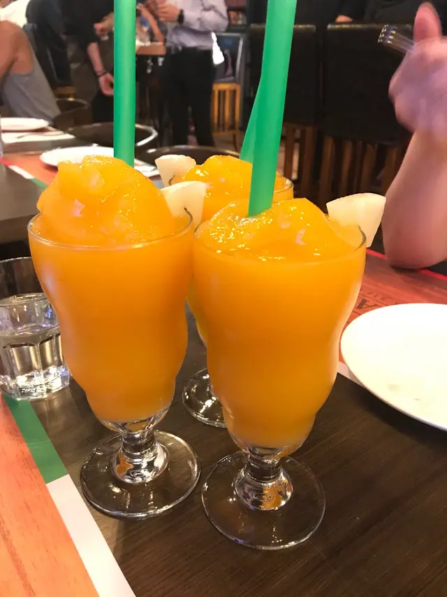 用汽水橙汁在加菠蘿汁沙冰有點古怪